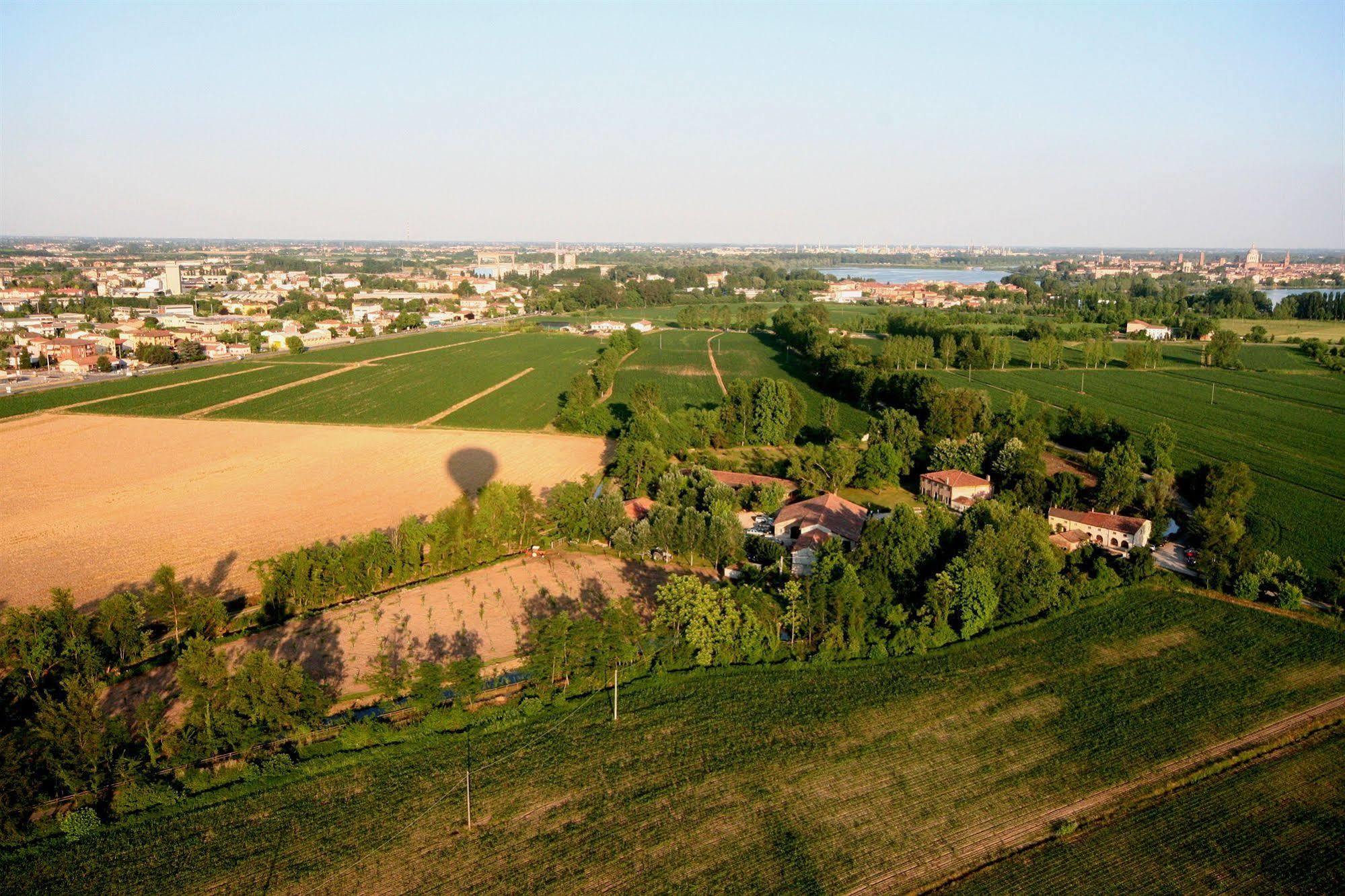 Agriturismo Corte San Girolamo Mantova Luaran gambar